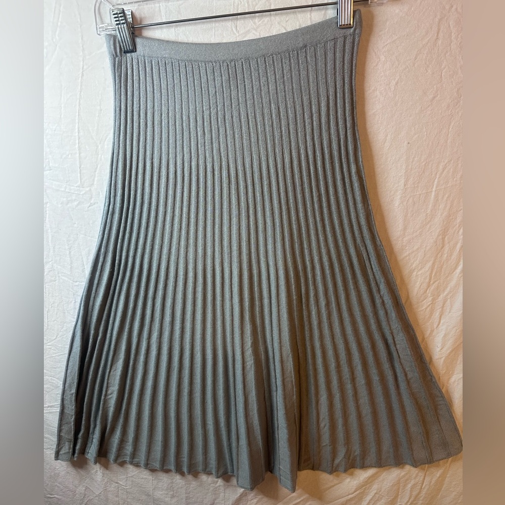Pure Gray Pleated Knit A-Line Skirt Women’s Small Stretch Waist Midi